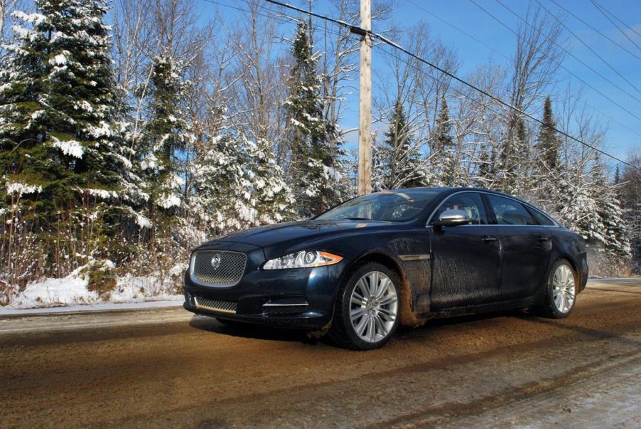  Jaguar XJ AWD 2013 года  (фото 8 из 27)